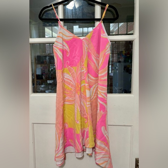 Lilly Pulitzer Dresses & Skirts - Lilly Pulitzer dress. M